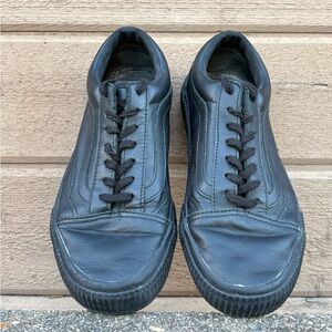 B Vans Old Skool Embossed Sidewall Black/Black Leather Women's Size: 6